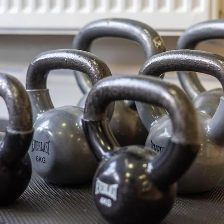 The Wellness Lodge- Gym, Table Tennis, Cinema, Parking And More! Bath Exteriör bild