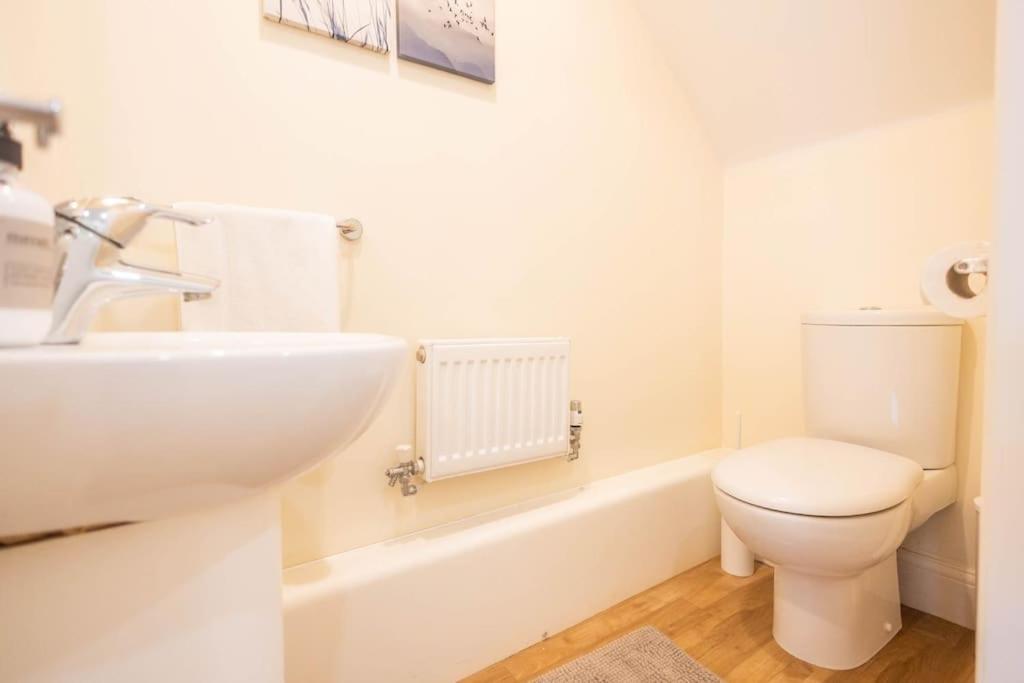The Wellness Lodge- Gym, Table Tennis, Cinema, Parking And More! Bath Exteriör bild