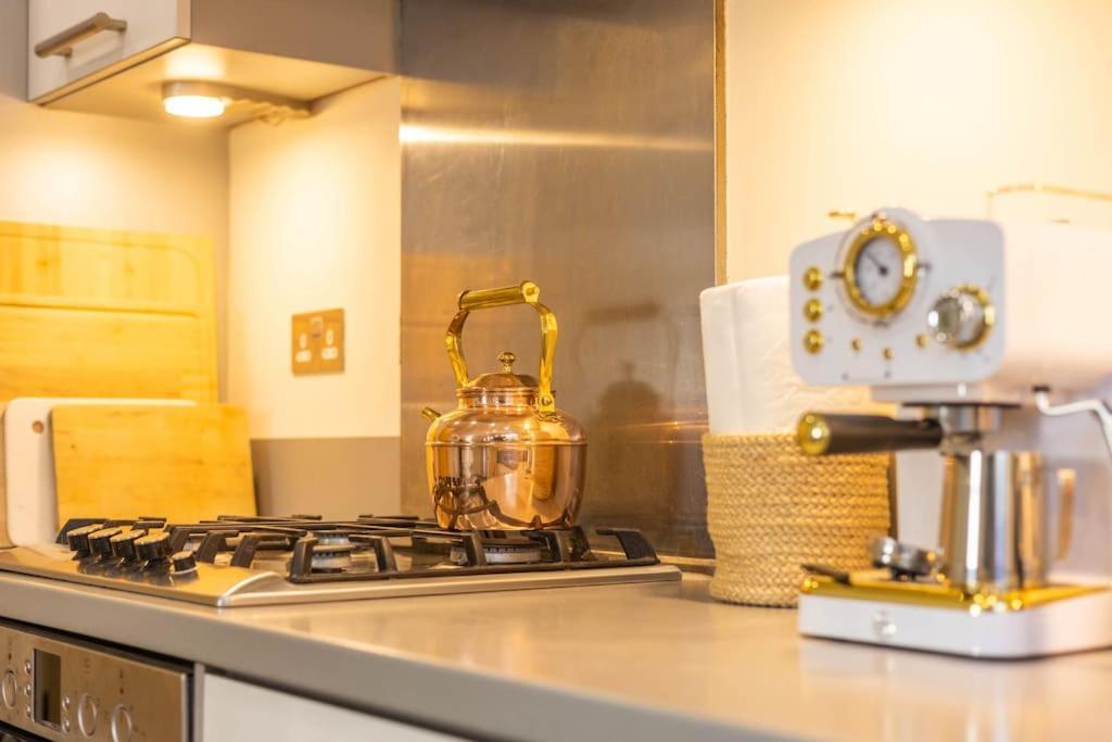 The Wellness Lodge- Gym, Table Tennis, Cinema, Parking And More! Bath Exteriör bild