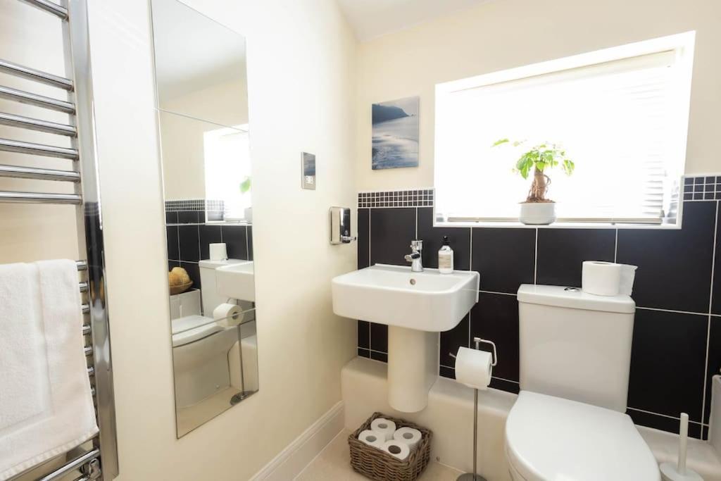 The Wellness Lodge- Gym, Table Tennis, Cinema, Parking And More! Bath Exteriör bild